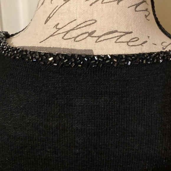 Ladies Size Medium Victoria Jones Pullover Long Sleeve Blouse With Added Sequins - Picture 9 of 16